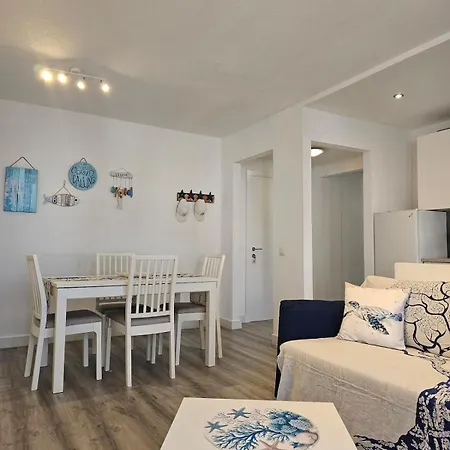 Apartament White And Blue *